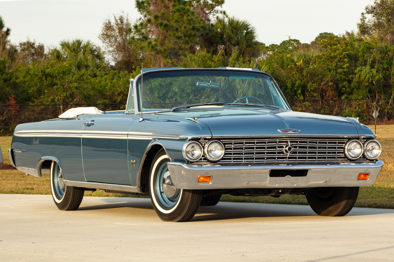 1962 Ford Galaxie 500 XL Sunliner