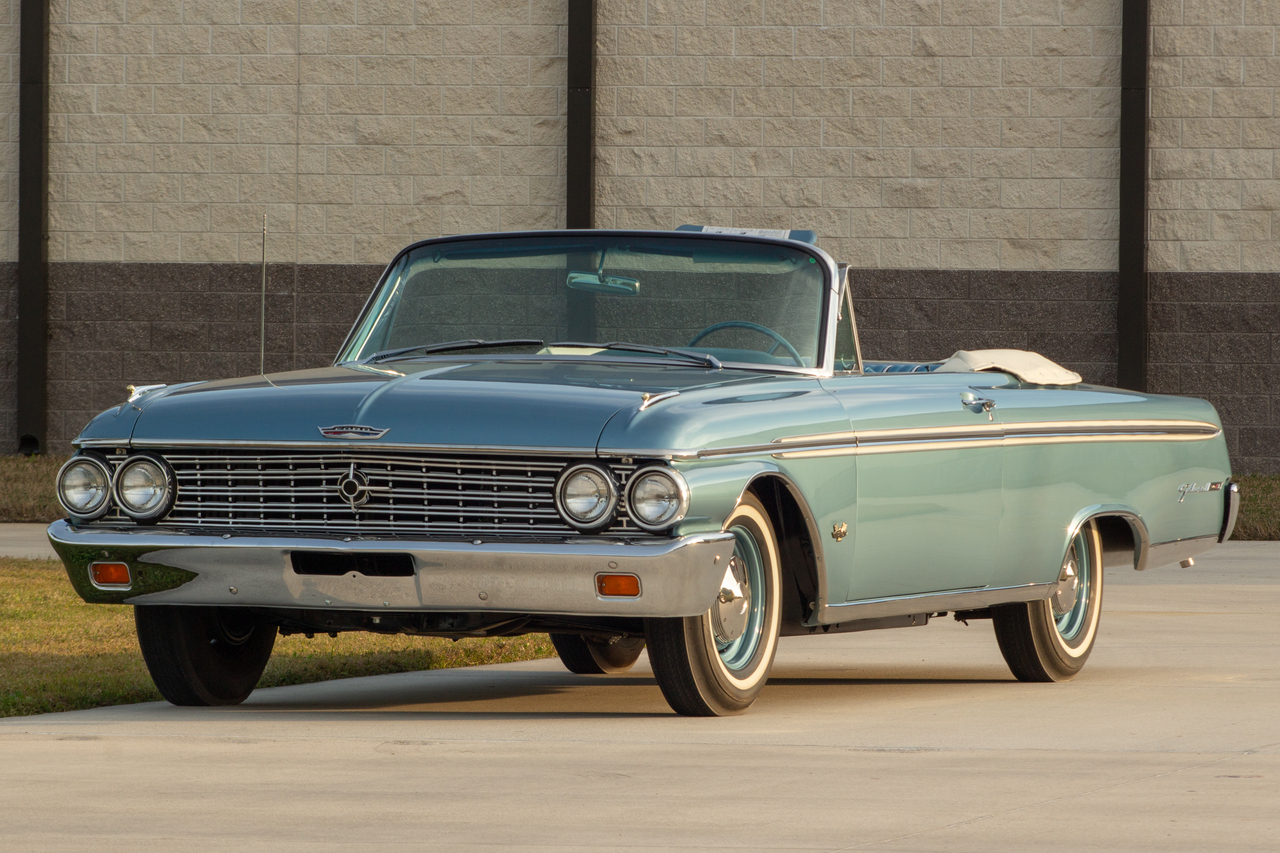 1962 Ford Galaxie 500 XL Sunliner