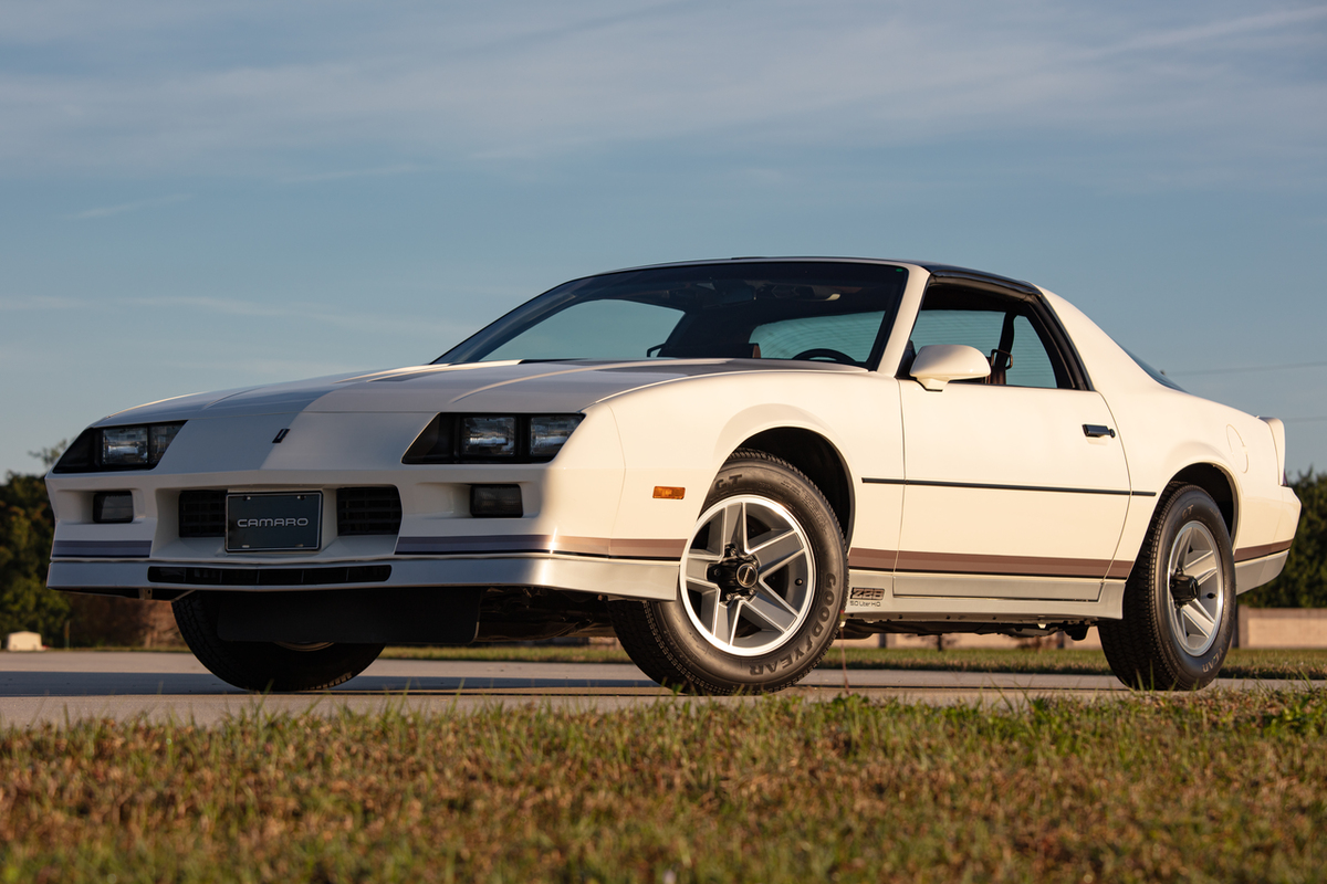 Descubrir 47+ imagen camaro 1984 z28