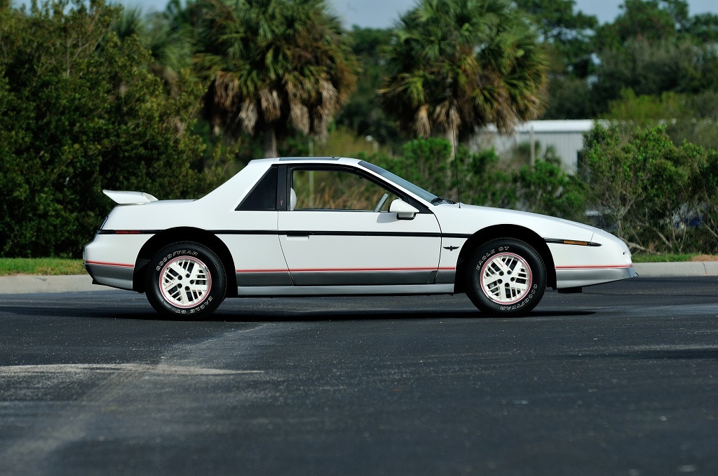 Ford Shelby Truck >> 1984 Pontiac Fiero Indy Pace Car Ford Shelby Truck >> 1984 Pontiac Fiero Indy Pace Car