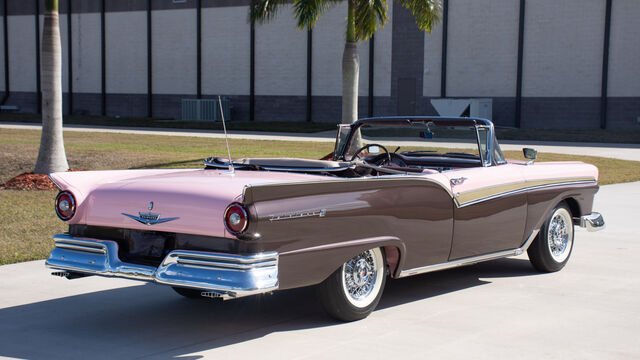 1957 Ford Fairlane 500 Sunliner
