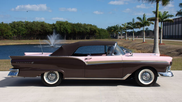 1957 Ford Fairlane 500 Sunliner