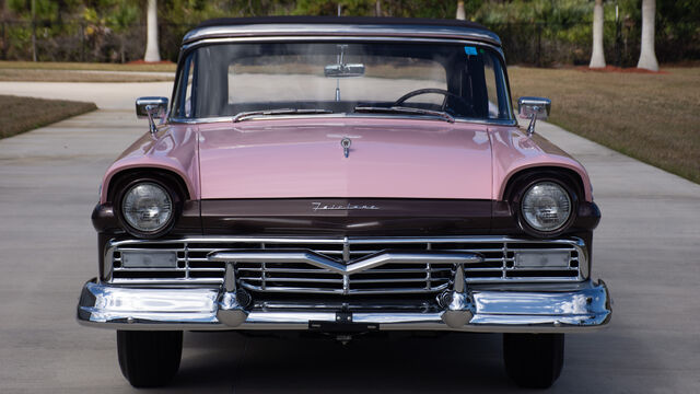 1957 Ford Fairlane 500 Sunliner