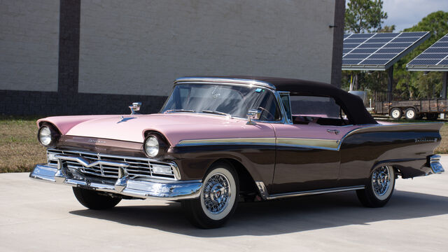 1957 Ford Fairlane 500 Sunliner