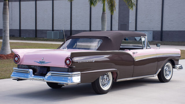 1957 Ford Fairlane 500 Sunliner
