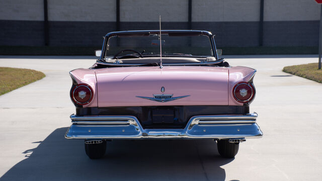 1957 Ford Fairlane 500 Sunliner