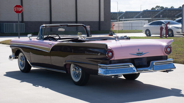 1957 Ford Fairlane 500 Sunliner