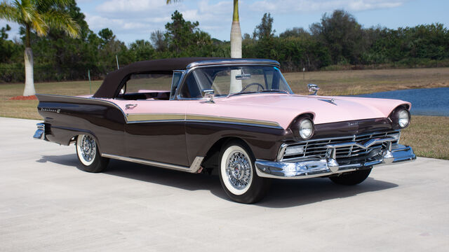 1957 Ford Fairlane 500 Sunliner