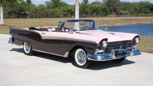 1957 Ford Fairlane 500 Sunliner