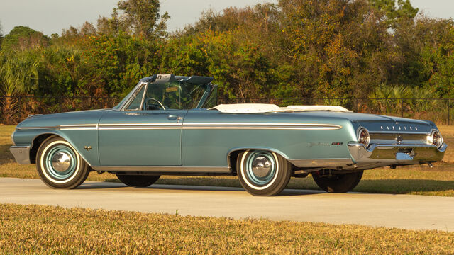 1962 Ford Galaxie 500 XL Sunliner