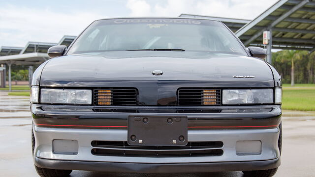 1988 Oldsmobile Cutlass Supreme Pace Car