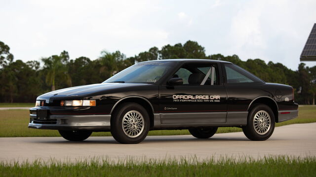 1988 Oldsmobile Cutlass Supreme Pace Car