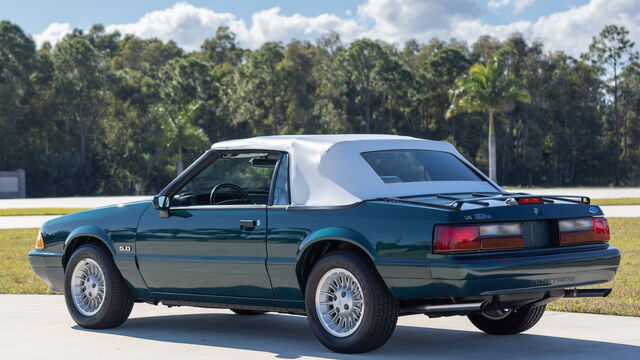 1990 Ford Mustang GT Convertible â��7 UP Editionâ��