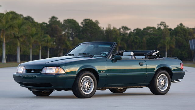 1990 Ford Mustang GT Convertible â��7 UP Editionâ��