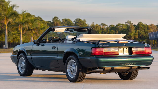 1990 Ford Mustang GT Convertible â��7 UP Editionâ��