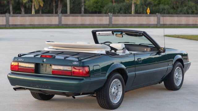 1990 Ford Mustang GT Convertible â��7 UP Editionâ��