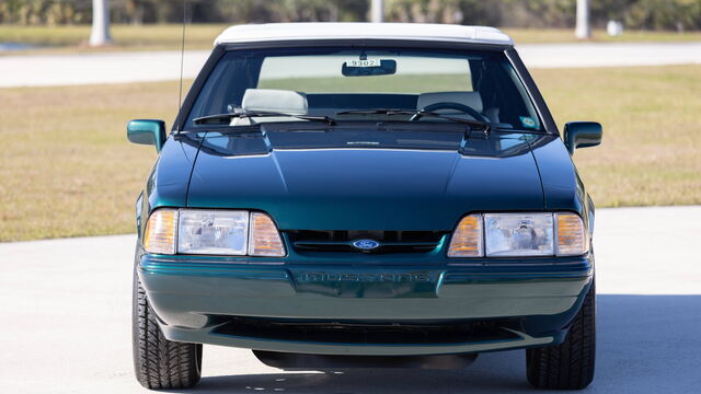 1990 Ford Mustang GT Convertible â��7 UP Editionâ��