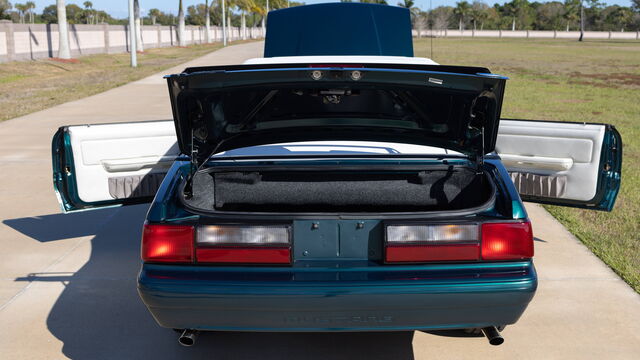 1990 Ford Mustang GT Convertible â��7 UP Editionâ��