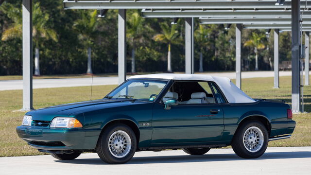 1990 Ford Mustang GT Convertible â��7 UP Editionâ��