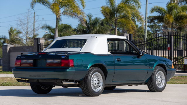 1990 Ford Mustang GT Convertible â��7 UP Editionâ��