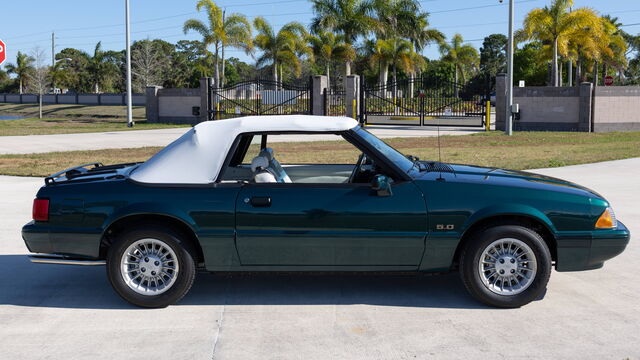 1990 Ford Mustang GT Convertible â��7 UP Editionâ��