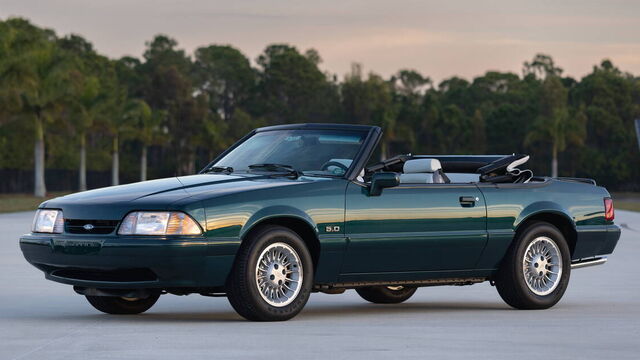 1990 Ford Mustang GT Convertible â��7 UP Editionâ��