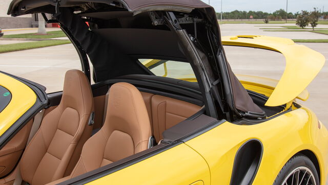 2015 Porsche 911 Turbo S