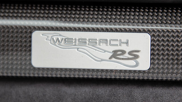 2018 Porsche GT2 RS Weissach Package 