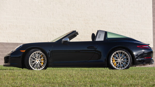 2019 Porsche 911 Targa 4 GTS 