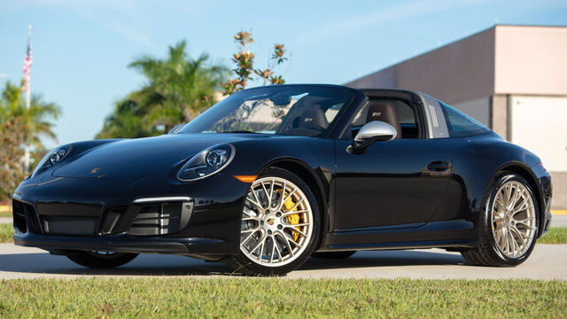 2019 Porsche 911 Targa 4 GTS 