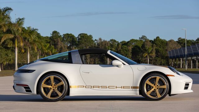 2021 Porsche 911 Targa 4S Heritage Design Edition