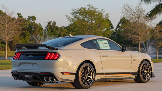 2022 Ford Mustang Mach 1