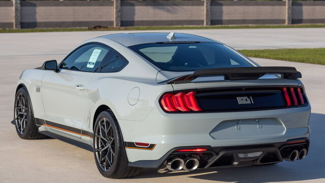 2022 Ford Mustang Mach 1