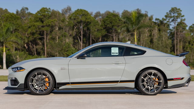 2022 Ford Mustang Mach 1