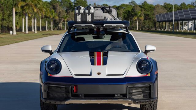 2023 Porsche 911 Dakar