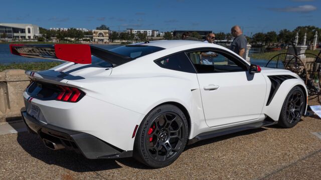 2025 Lake Mirror Concours 