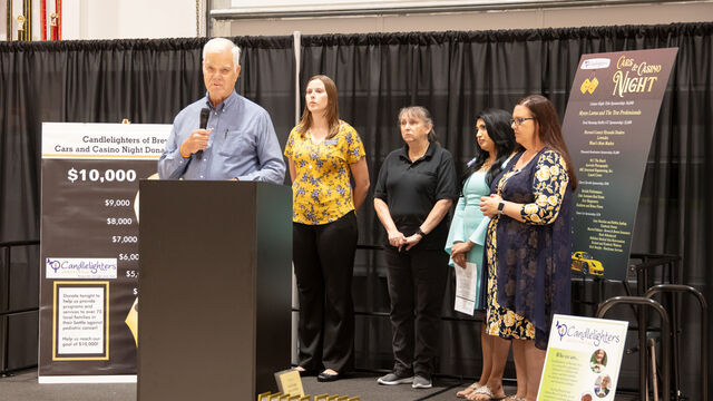 Speaking at the Candlelighters of Brevard Cars and Casino Night