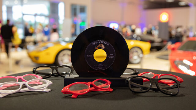 Vintage glasses and a 45 record 