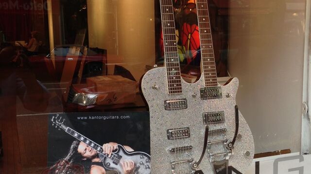 Robert Kantor Guitar Unveiling