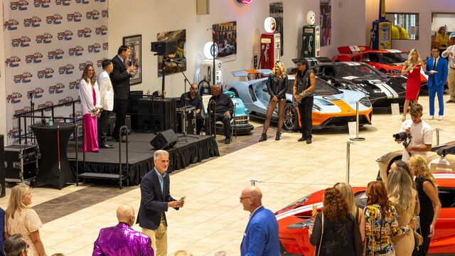 Robert Kantor Guitar Unveiling