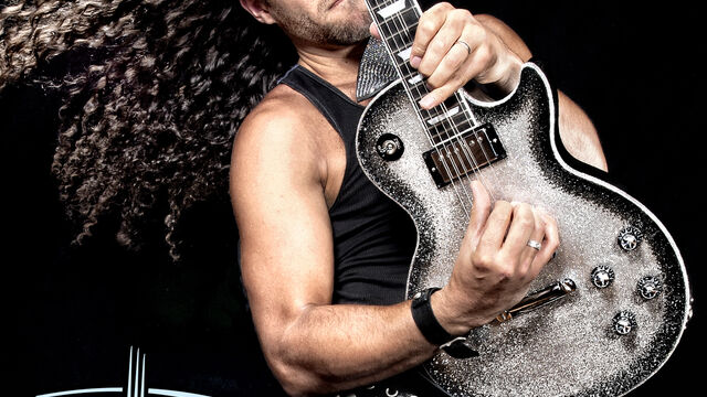 Robert Kantor Guitar Unveiling