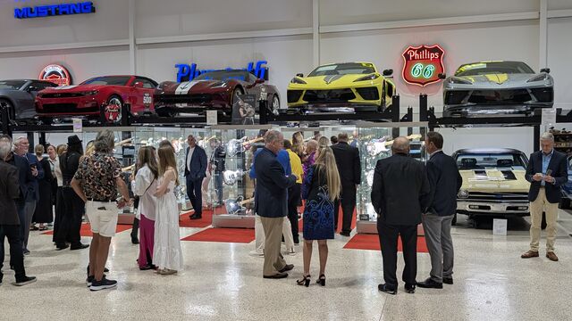 Robert Kantor Guitar Unveiling