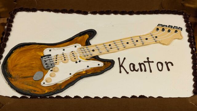 Robert Kantor Guitar Unveiling